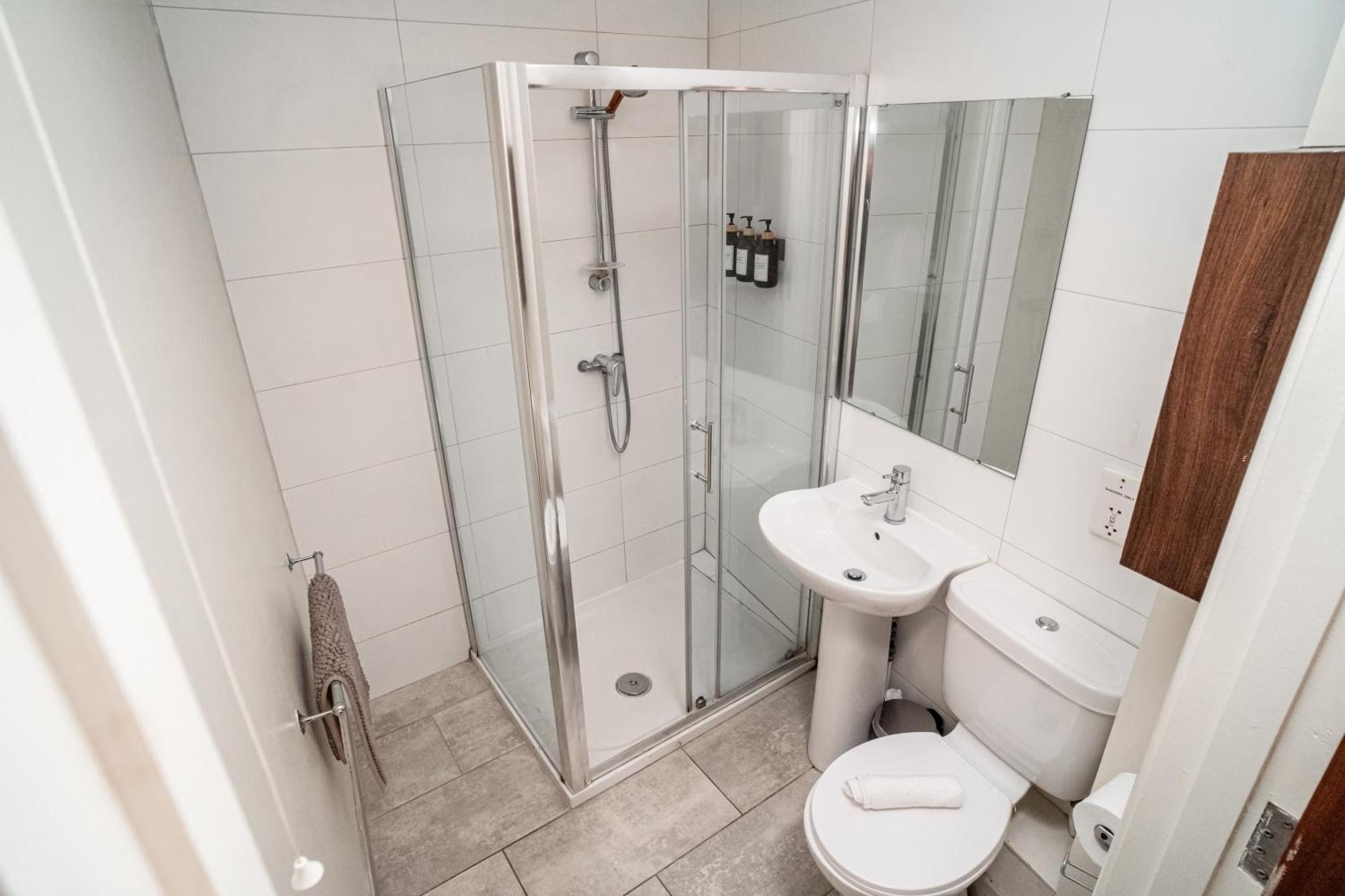 3 Bedroom Central Apartment In Belfast City Centre Екстериор снимка