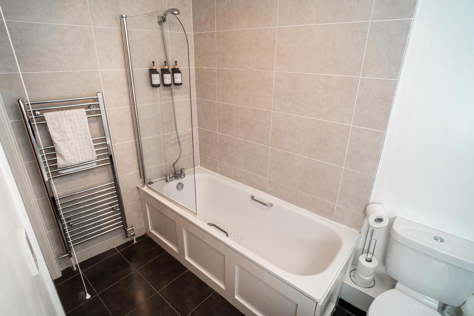 3 Bedroom Central Apartment In Belfast City Centre Екстериор снимка